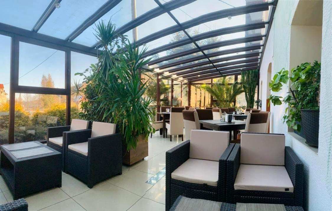 ルドビコビツェ・クウォツキエ Restauracja Ibizaアパートホテル エクステリア 写真